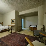 Hotel Nirvana Cave House