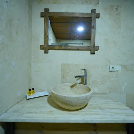 Nirvana Cave House Hotel 2*