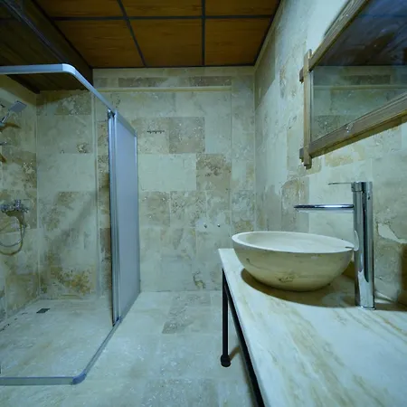 Nirvana Cave House Hotell 2*