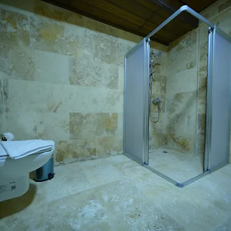 Nirvana Cave House Hotell 2*