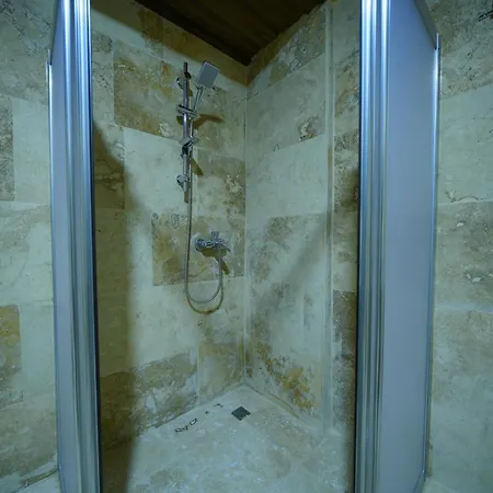 Nirvana Cave House Hotell