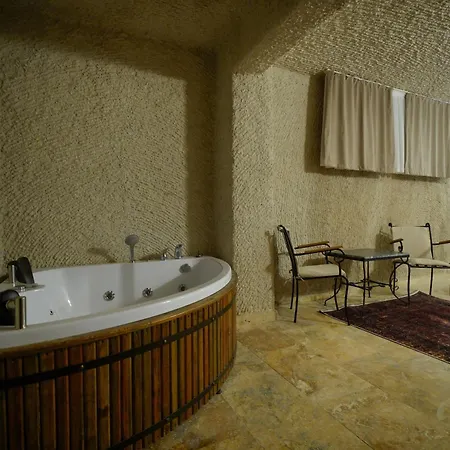 Nirvana Cave House Hotell 2*