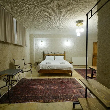 Nirvana Cave House Hotel 2*