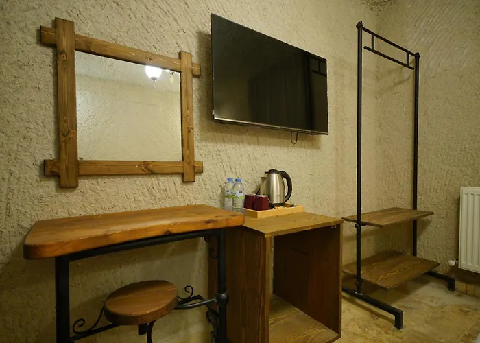 Nirvana Cave House Hotel 2*