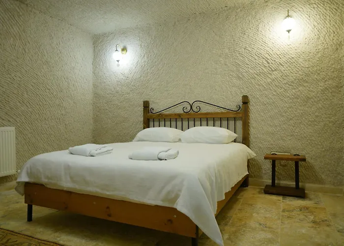 Nirvana Cave House Hotel 2*