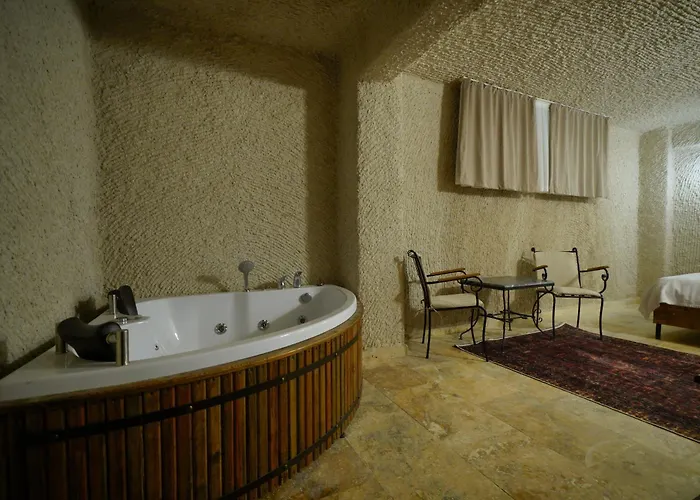 Nirvana Cave House Hotel 2*